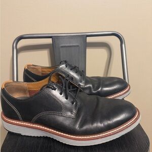 Classic Black Leather Oxfords with Contrast Sole